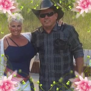 Meet your Posher, Debi